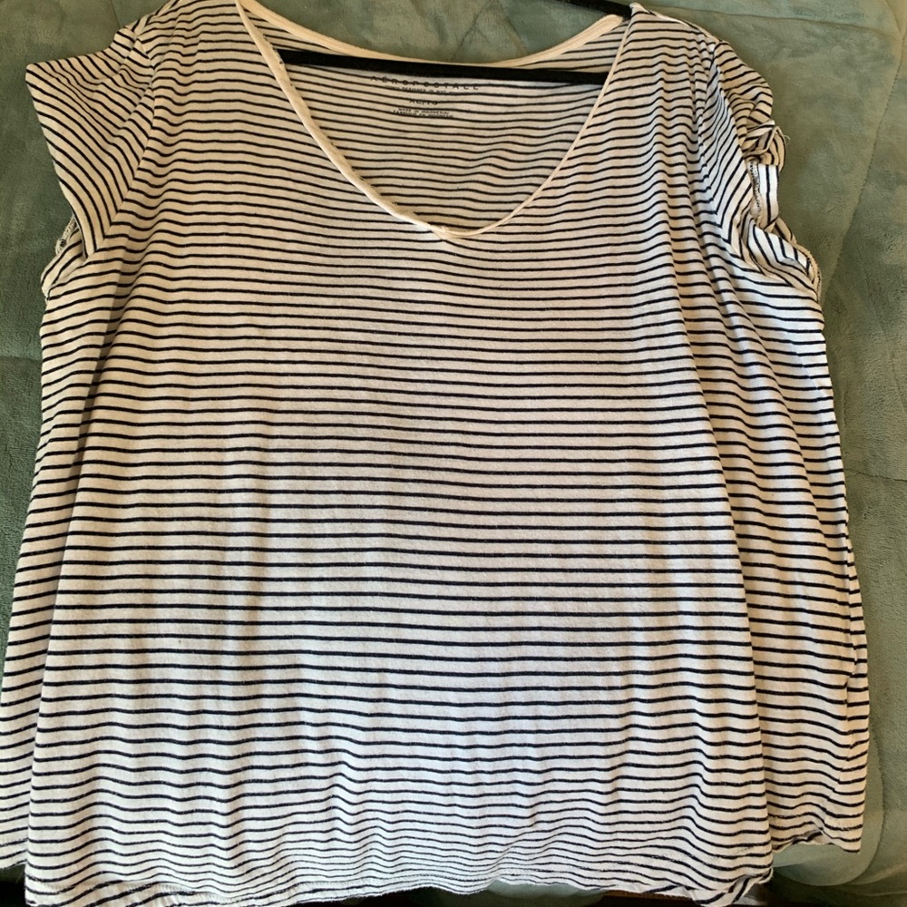 Aeropostale black and white striped tee shirt